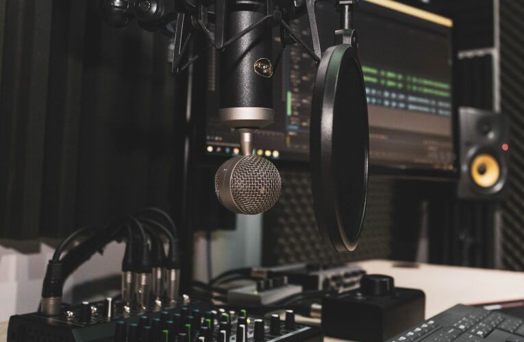 L’autotune: la tecnologia che ha trasformato l’industria musicale